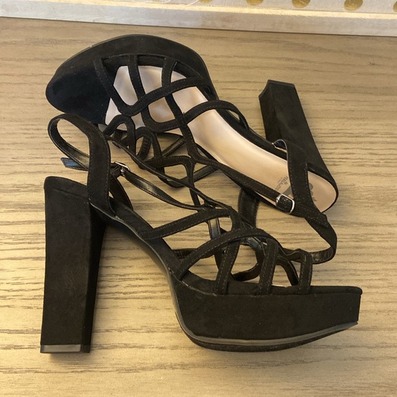 💜Fergalicous Black Suede Platform High Heels Strap Sandals size 10 Nwot - Picture 9 of 12
